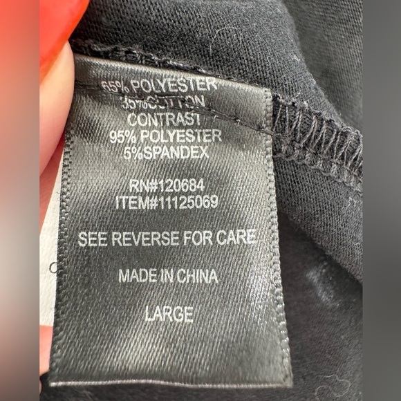 Holographic Alien Black Shirt. Size: Large - Picture 7 of 8